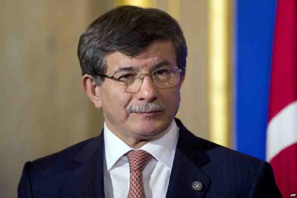 داود أوغلو:سنواجه بحزم العنصرية التي يتعرض لها المسلمون بأوروبا