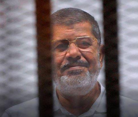 بالفيديو| تسريب جديد يكشف أسرار القفص الزجاجي بمحاكمة مرسي