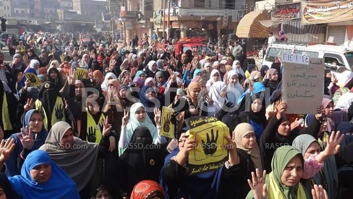 متظاهرو منيا القمح يهتفون “حي حي 25 جاي”