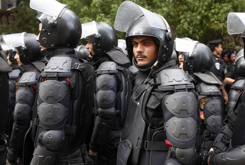 بالأسلحة الثقيلة وتوسيع الاشتباه.. هكذا استعدت “الداخلية” لذكرى الثورة