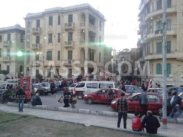 مؤيدو السيسي يحيون ذكرى يناير برفع صوره بالمنصورة