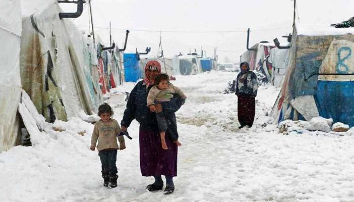 تفاقم معاناة اللاجئين السوريين وتوقف الدراسة بسبب الثلوج في لبنان