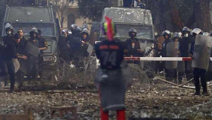 بالفيديو.. قمع التظاهرات بين الترهيب والتحريم