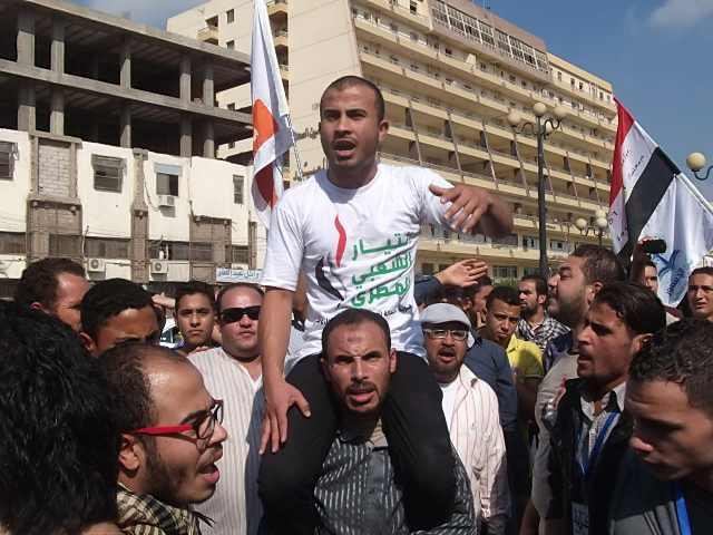 أعضاء التيار الشعبي ببلطيم يحاصرون مقر الحرية والعدالة ودار الإخوان