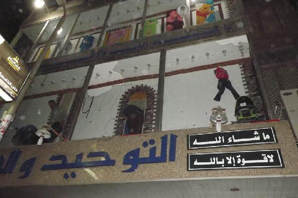 شهود عيان: البلاك بلوك وراء إقتحام التوحيد والنور وسرقته