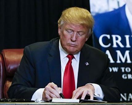 ترامب يوقع قرارين جديدين بشأن جدار المكسيك وقانون الهجرة