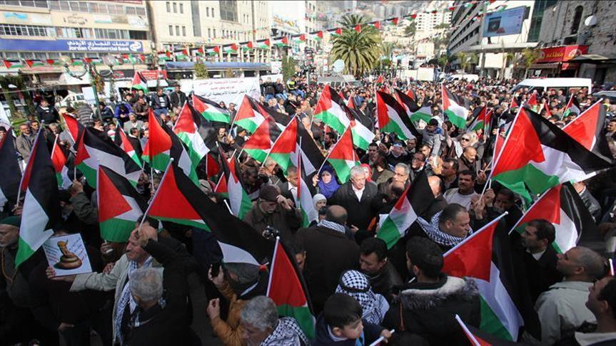 حماس تطالب بإجراء الانتخابات البلدية بعد إنهاء الانقسام