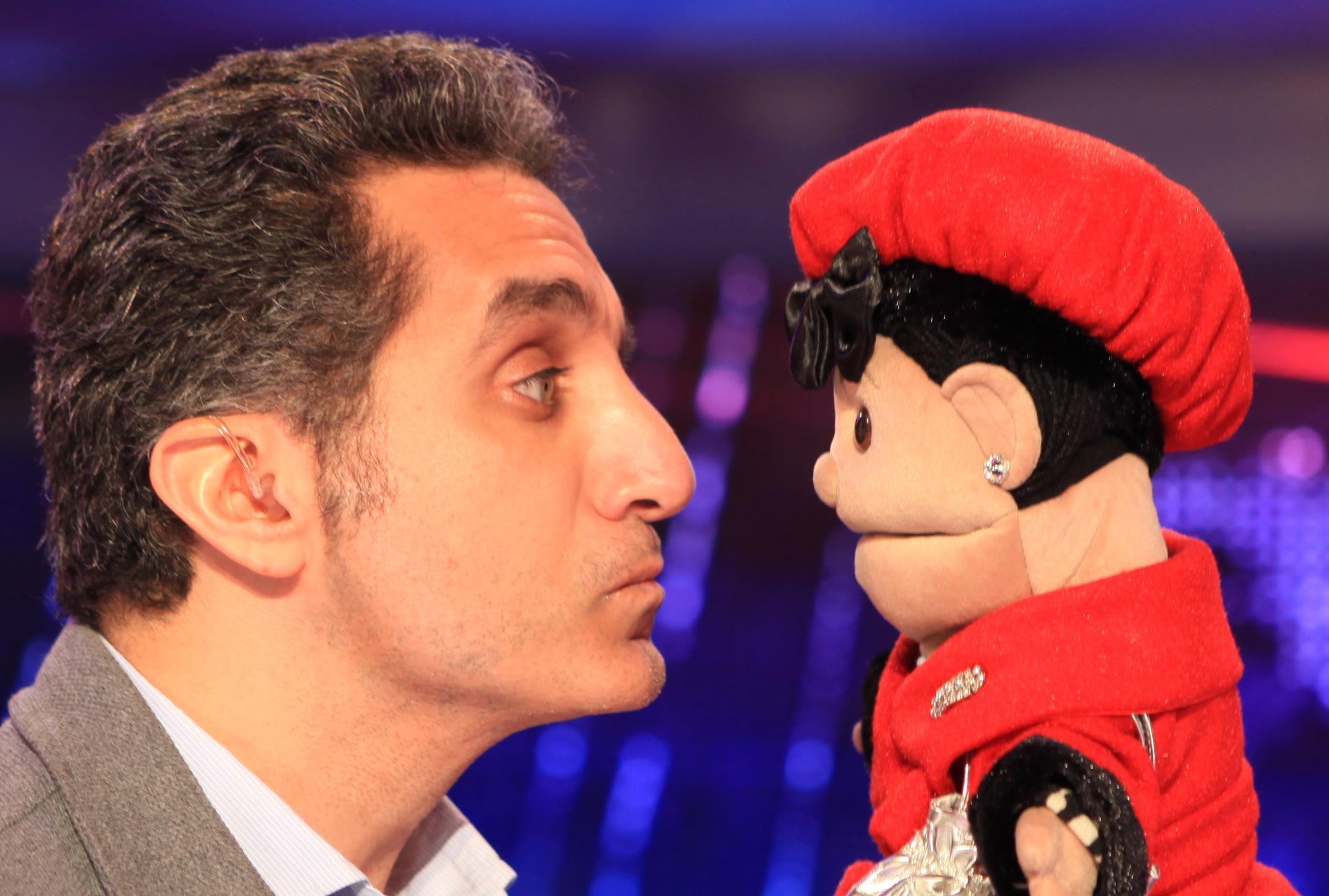 باسم يوسف لـ”أبلة فاهيتا”: “اخص ع الرخص وقلة الأصل”