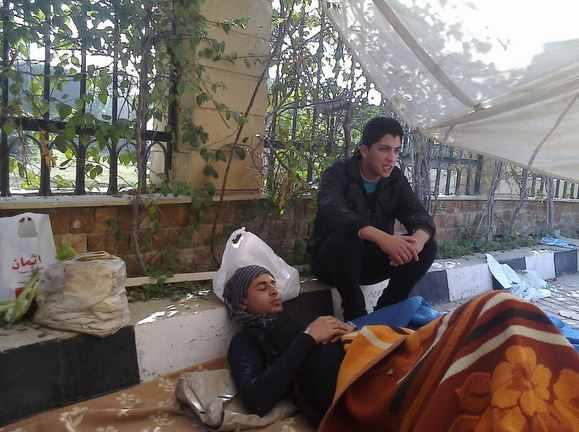 المعتصمون داخل سور مبنى محافظة كفر الشيخ يفضون اعتصامهم