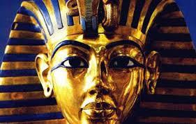 قناع “آمون” مسروق وبحوزة رئيس الجالية اليهودية في تشيلي