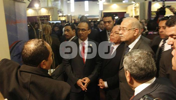 بالصور.. رئيس الوزراء وحلمي النمنم يفتتحان معرض القاهرة للكتاب