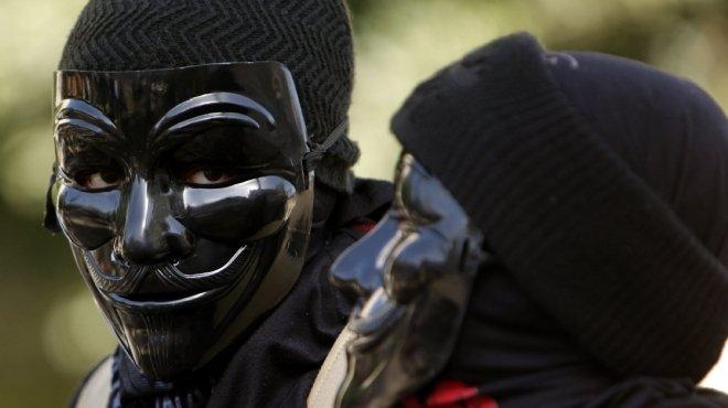 ملثمون يقتحمون مترو السادات ويعتدون على السائق