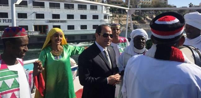 “كلنا كمصريين نعاني”.. هكذا تحدث “السيسي” لشباب الصعيد في أسوان!!