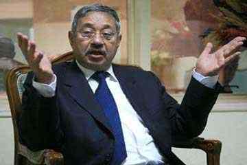 فيديو .. رئيس أركان سابق ينتقد صياغة بيان المجلس العسكري