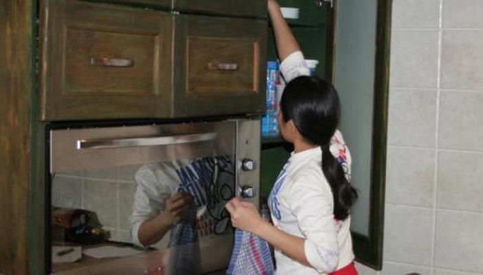 إندونيسيا تقرر منع إرسال عمالتها المنزلية إلى 19 دولة بالشرق الأوسط