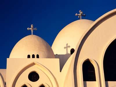 مصرع شرطى وإصابة آخر إثر إطلاق نار على كنيسة بـ 6 أكتوبر