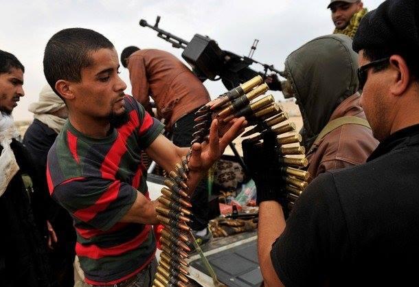 اشتباكات بين الجيش الليبي وفلول”القذافي”بقاعدةعسكرية