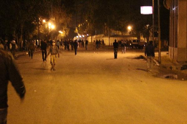 هدوء بـ “قصر النيل” بعد تراجع المتظاهرون للتحرير