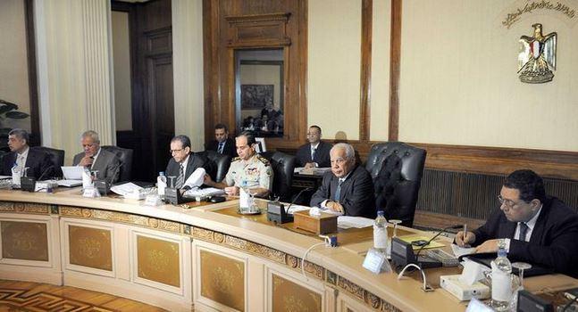 حكومة الانقلاب تهنىء السيسي بترقيته لرتبة” المشير”