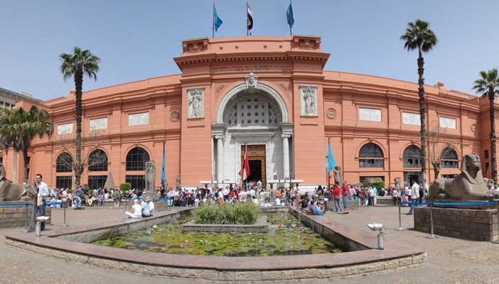 وزارة الآثار تسمح بالتصوير داخل المتحف المصري بـ50 جنيها للفرد