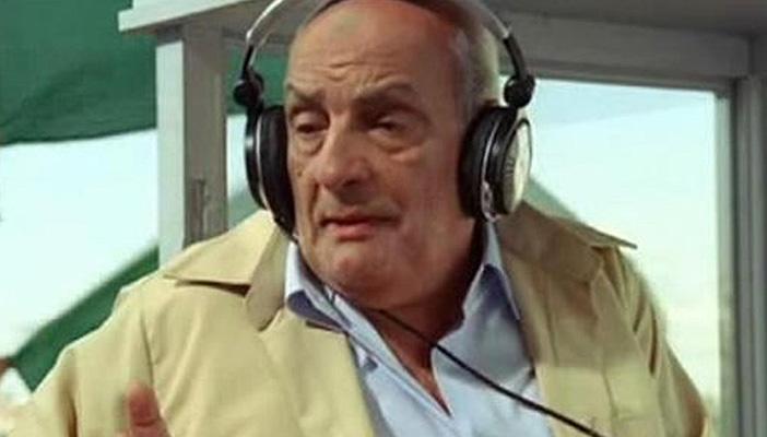 ابن المعلق الرياضي محمود بكر ينفي وفاته ويطلب نقله إلى المركز الطبي