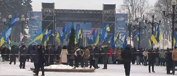 كيري يلتقي المعارضة الأوكرانية