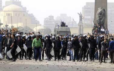 توقف الأشتباكات بين الامن والمتظاهرين على الكورنيش