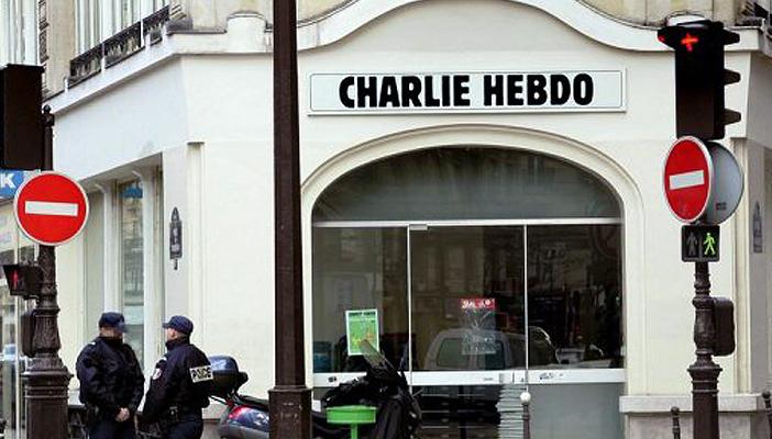 “شارلي إيبدو” توقف إصدارها لفترة غير محددة