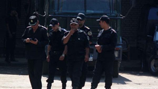 بسبب أولوية المرور.. ضابط شرطة يطلق النار على شخصين بـ”عين شمس”