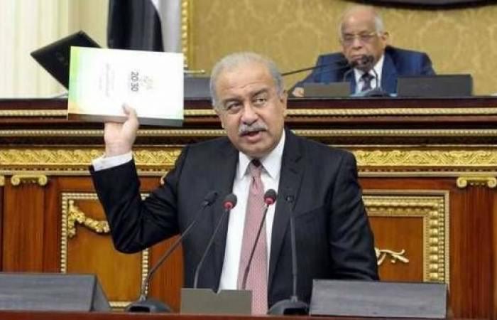 خبراء ينتقدون تصرفات الوزراء والنواب.. ويحذرون من الاحتجاجات الفئوية