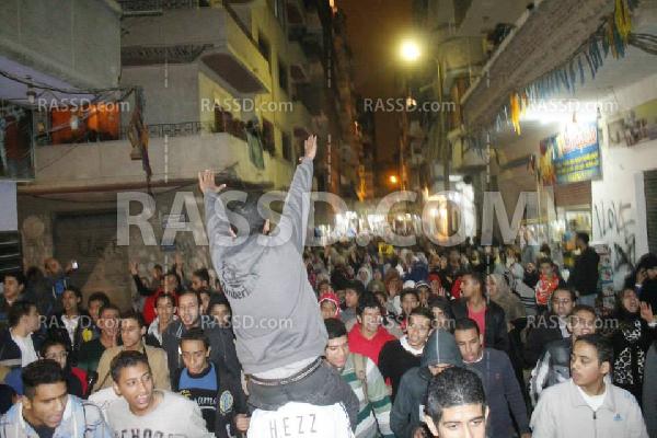 مسيرة ليلية بالبيطاش والمتظاهرون يتصدون للبلطجية
