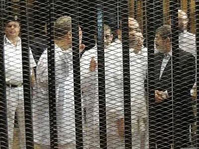 شهادة موافي وضم تسجيلات لحمزة والمحكمة تندب محامي لمرسي