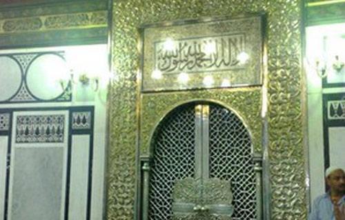 الأوقاف تنفي سرقة مقتنيات نبوية من الحسين