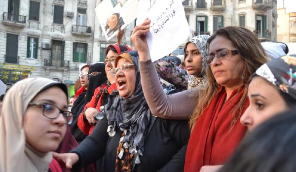 مسيرة نسائية من طلعت حرب إلى دار القضاء العالي تضامنا مع”حمادة”