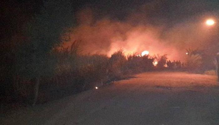 بالصور.. حريق هائل يلتهم 38 فدان قصب غربي الأقصر