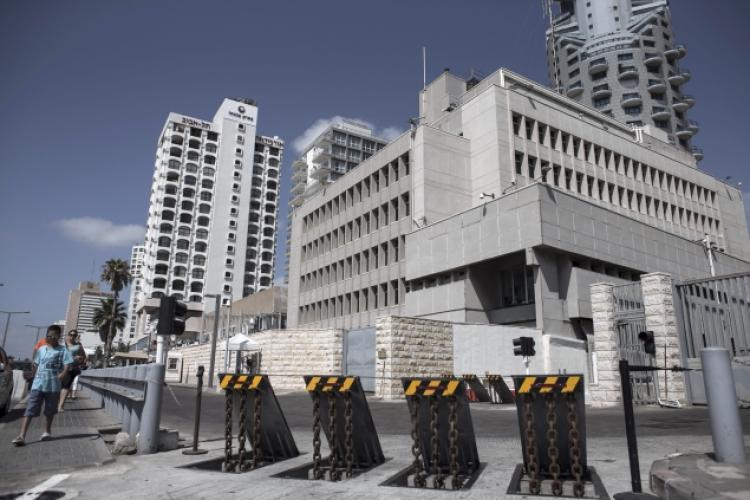 حول نقل السفارة.. محلل “إسرائيلي”: السيسي لـ”عباس”: أنا مع ترامب