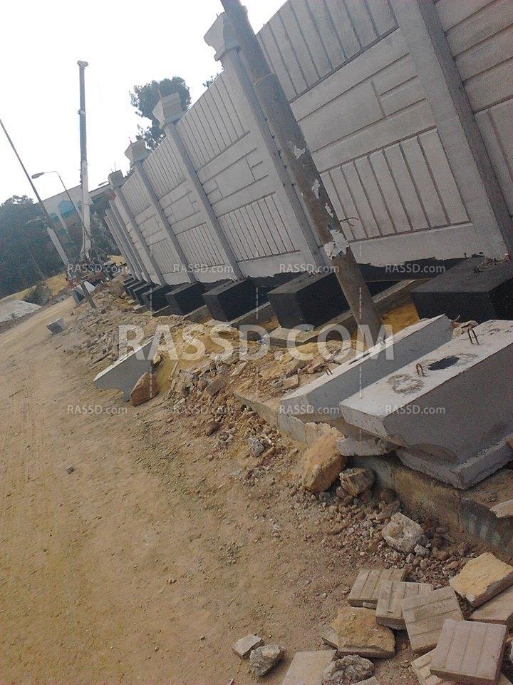 بعد الأسوار الخرسانية بالأزهر نشطاء :”مش هينفع غير الأنفاق”