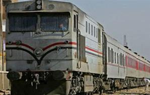 ملاحظو سكة حديد أسوان يواصلون اعتصامهم للمطالبة برفع ضريبة الكسب