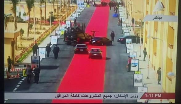 بالفيديو.. الإعلام يبرئ السيسي من أزمة السجادة الحمراء