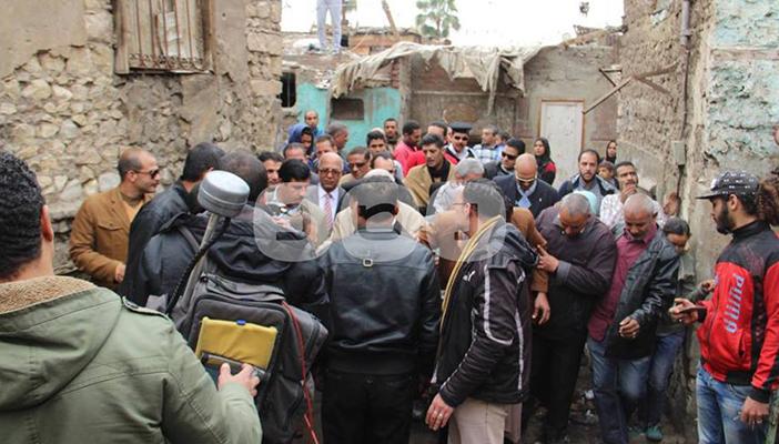 بالصور.. محافظ القاهرة يزور “تل العقارب” بالسيدة زينب بعد قرار إزالتها