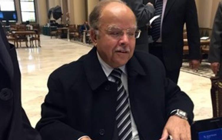 سري صيام يلتقي وفدًا برلمانيًا للوقوف على سبب استقالته