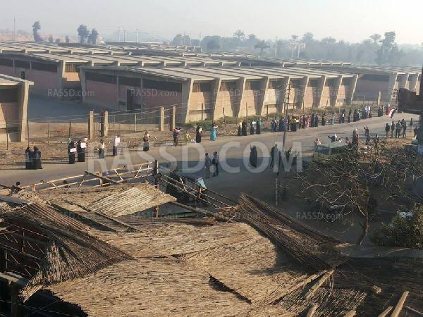 سلسلة بشرية لـ”تحالف الشرعية” فى “القرين” بالشرقية