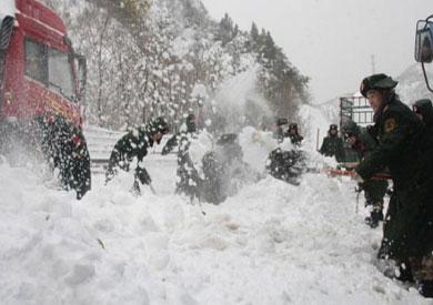 مصرع 11 شخصا وإصابة 1000 في عاصفة تلجية تضرب اليابان