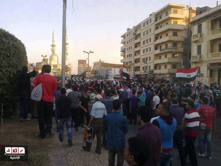 المعتصمون ينصبون ملعب كرة قدم بميدان التحرير لإقامة دورة (المجد للشهداء)