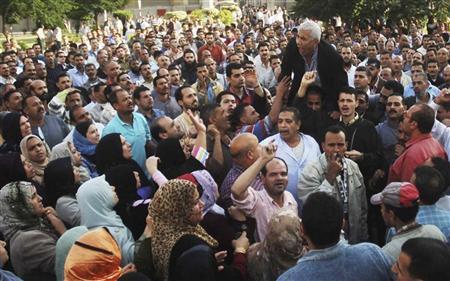 تواصل إضراب عمال الغزل والنسيج بالغربية لإقالة رئيس الشركة