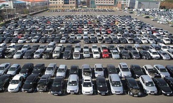 الحكومة تدرس ربط إعفاء سيارات المصريين بالخارج جمركيا بتحويل دولاري