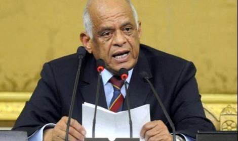 حمدي رزق يكشف: رئيس مجلس النواب يجمع بين راتب الجامعة والبرلمان