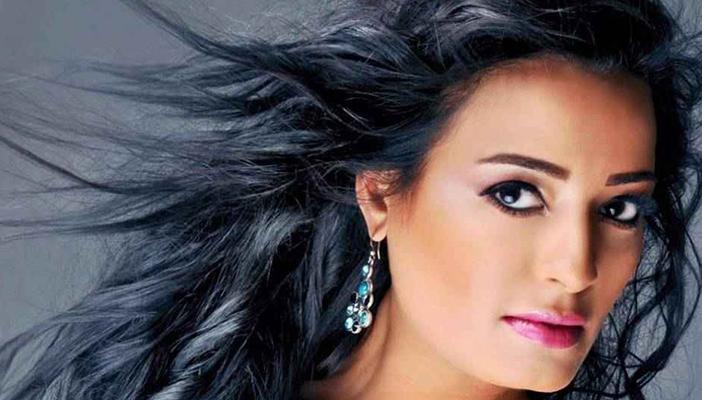 بعد إصابتها بورم في المخ والنخاع الشوكي.. إنجي عبدالله: “ادعولي”