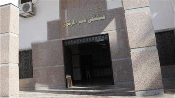 إضراب عن الطعام للعاملين المؤقتين بمستشفى نصر النوبة في أسوان