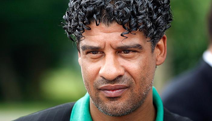 مدرب برشلونة السابق يرحب بتولي تدريب الزمالك